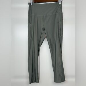 VOGO Athletica Gray High Waisted Pocket Crop Leggings Women’s Small